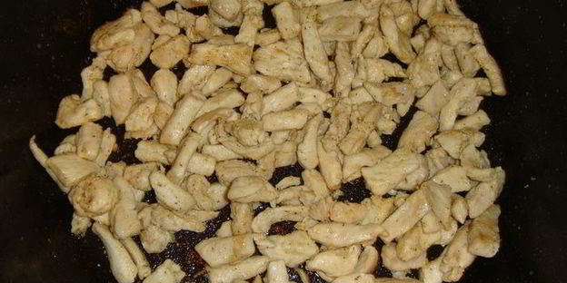 ролл с курицей и овощами