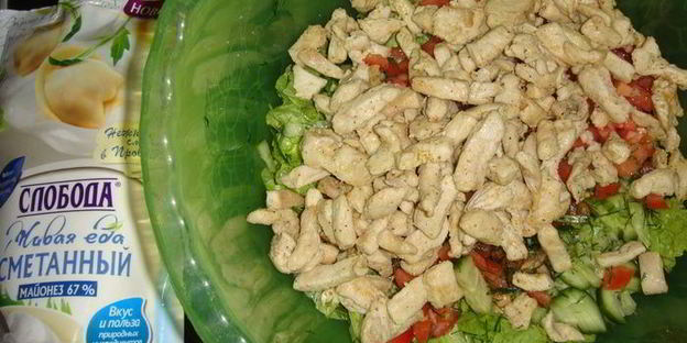 ролл с курицей и овощами