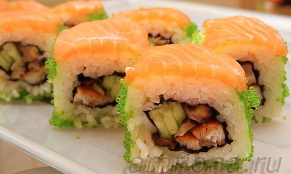 Рецепт ролла с лососем, угрем и шиитаке