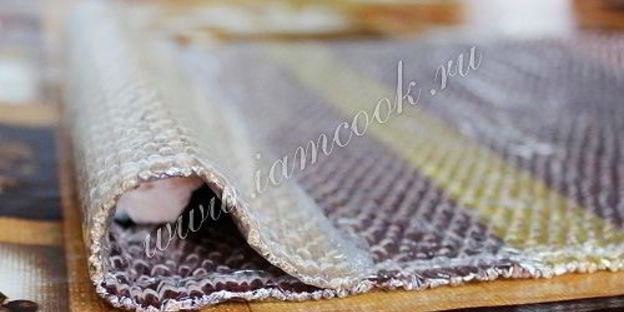 ролл цветок с огурцом и лососевым маслом