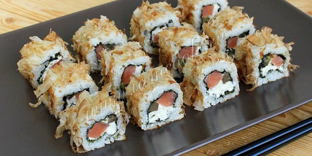 роллы бонито со стружкой тунца