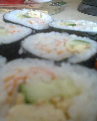 Роллы и гунканы