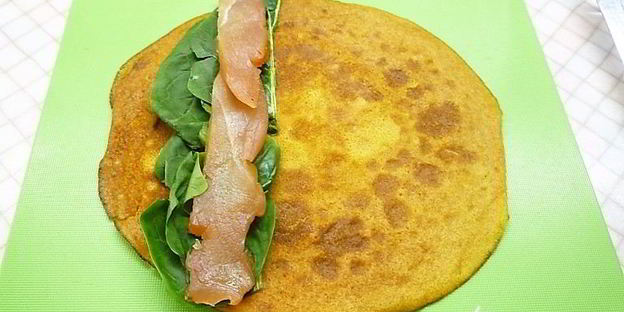 роллы из тыквы со шпинатом, копченостями и фисташковым майонезом