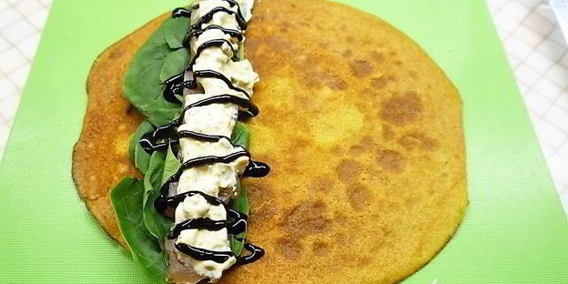 роллы из тыквы со шпинатом, копченостями и фисташковым майонезом