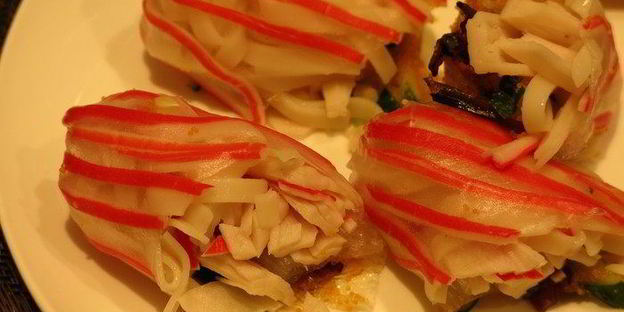 роллы полосатики с крабовыми палочками