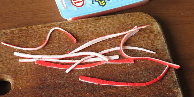 роллы полосатики с крабовыми палочками