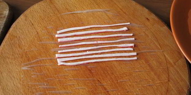 роллы полосатики с крабовыми палочками