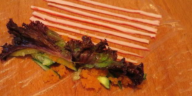 роллы полосатики с крабовыми палочками