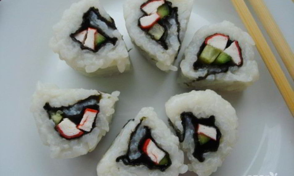 Рецепт роллов рисом наружу
