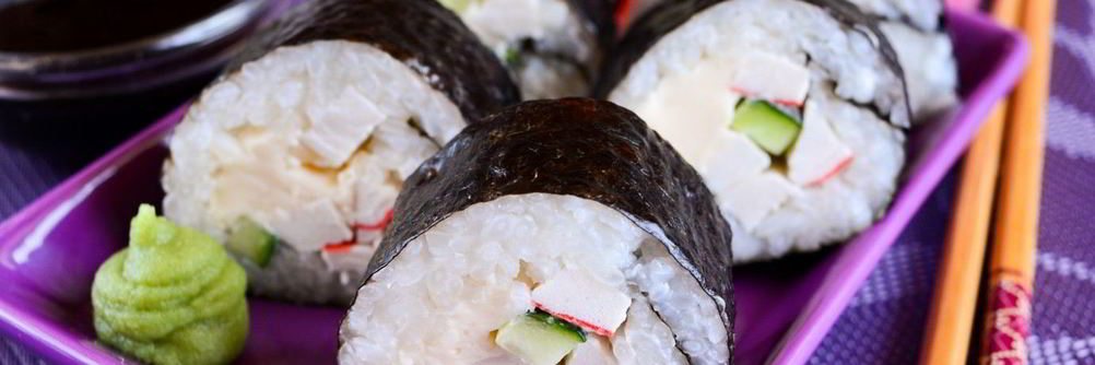 Роллы с крабовыми палочками