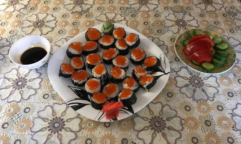 Рецепт роллов с красной икрой
