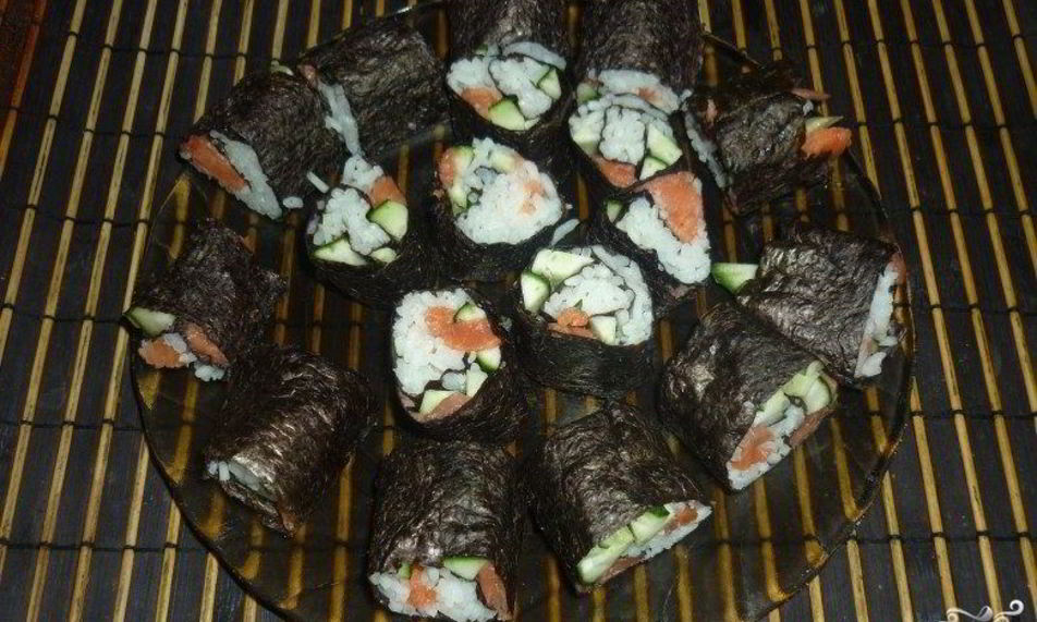 Рецепт роллов с семгой и огурцом