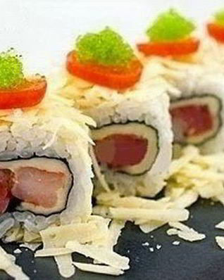 Роллы с сыром, семгой и креветками