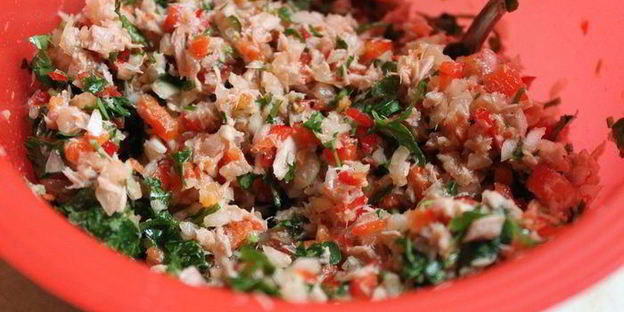 роллы с тунцом