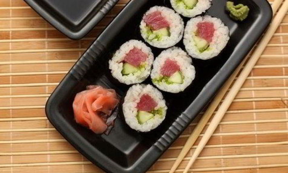 Рецепт роллов со свежим огурцом и тунцом