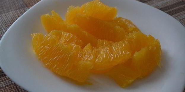 сладкие блинные роллы с творогом и фруктами