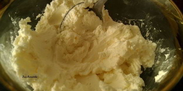 сладкие блинные роллы три вкуса с соусами