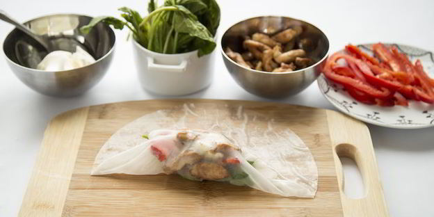 спринг-роллы с курицей