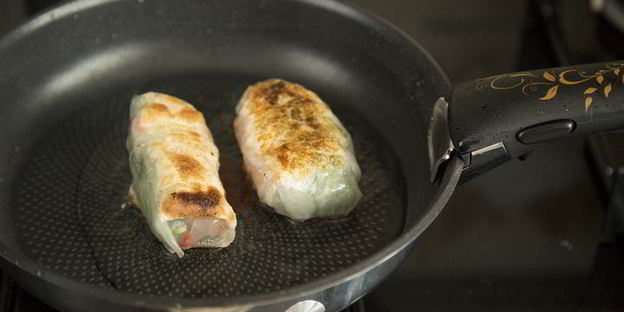 спринг-роллы с курицей