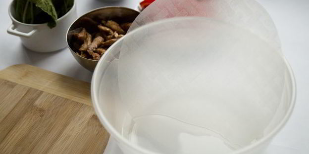 спринг-роллы с курицей