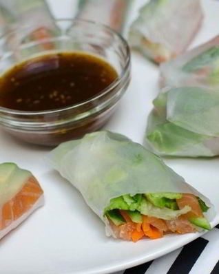 Спринг-роллы с лососем