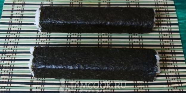 запеченные роллы с лососем