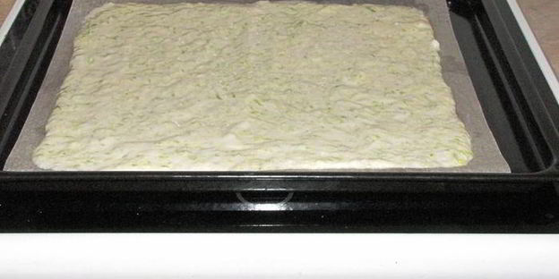 кабачковый рулет с творожной начинкой