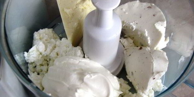 кабачковый рулет с творожной начинкой