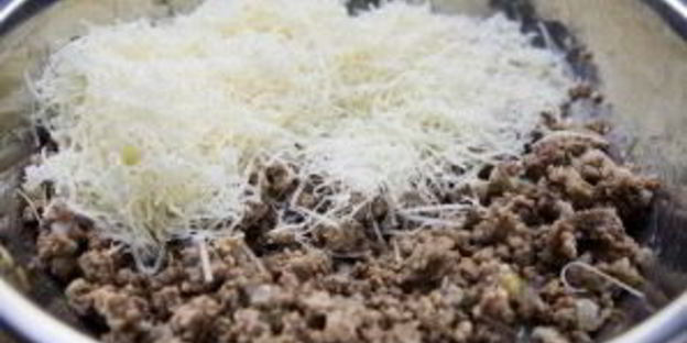 картофельный рулет с мясом