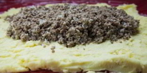 картофельный рулет с мясом