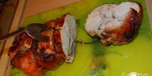 куриный рулет с белыми грибами и овощами