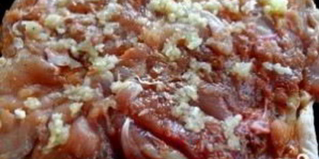 куриный рулет с чесноком