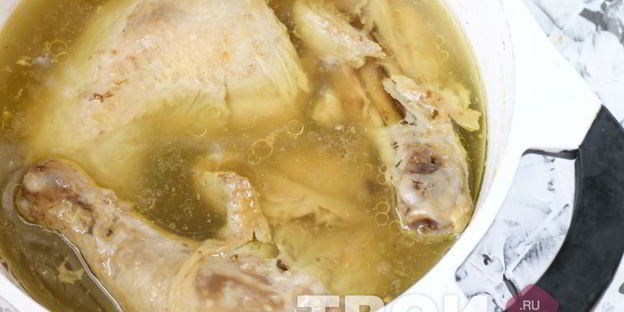 куриный рулет в бутылке