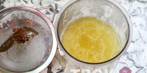 куриный рулет в бутылке