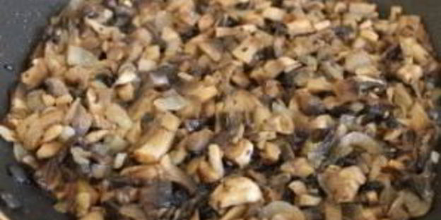 куриные рулетики с грибами и сыром