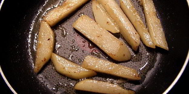 куриные рулетики с грушей и кунжутом в пряном соусе восточный экспресс