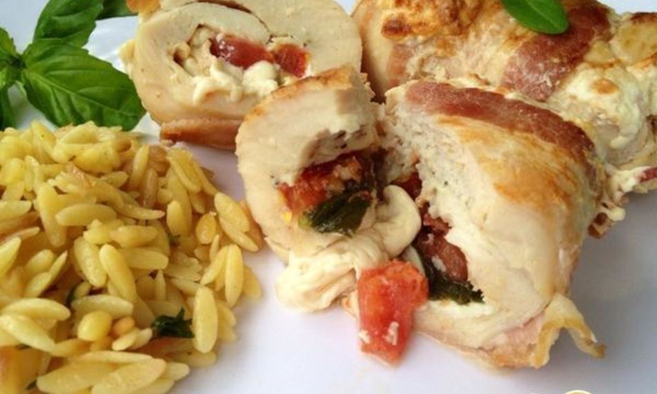 Рецепт куриных рулетиков с моцареллоя и томатами