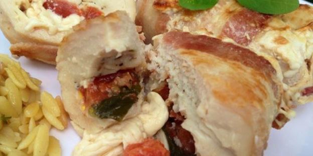куриные рулетики с моцареллой и томатами