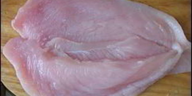 куриные рулетики с сырной начинкой запеченные с картошкой под сливочным соусом