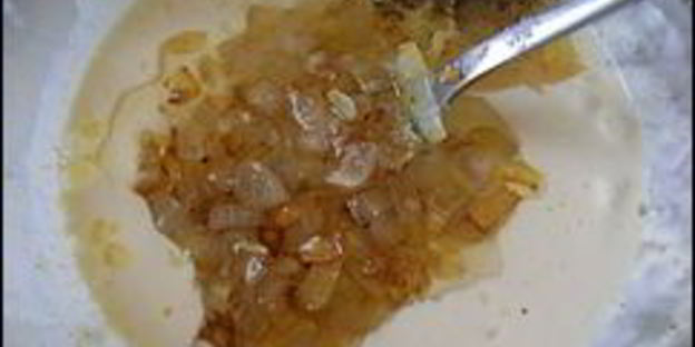 куриные рулетики с сырной начинкой запеченные с картошкой под сливочным соусом