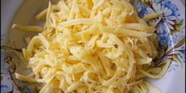 куриные рулетики с сырной начинкой запеченные с картошкой под сливочным соусом