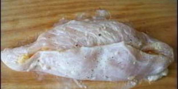 куриные рулетики с сырной начинкой запеченные с картошкой под сливочным соусом