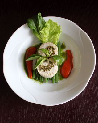 Куриные рулеты с фисташковой начинкой