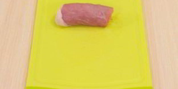 мясные рулетики с грибной начинкой