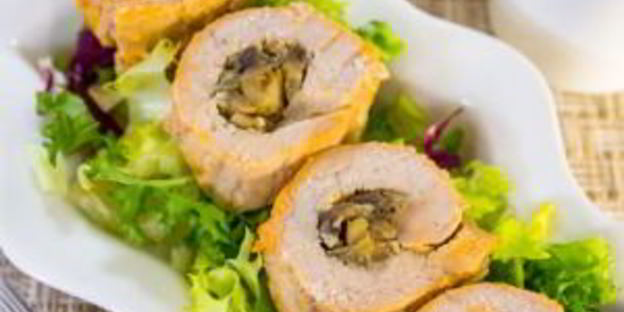 мясные рулетики с грибной начинкой