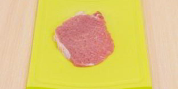 мясные рулетики с грибной начинкой