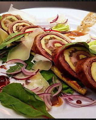 Мясные рулеты с омлетом из тыквы