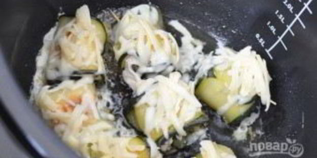 нежные рулетики из кабачков с куриным филе