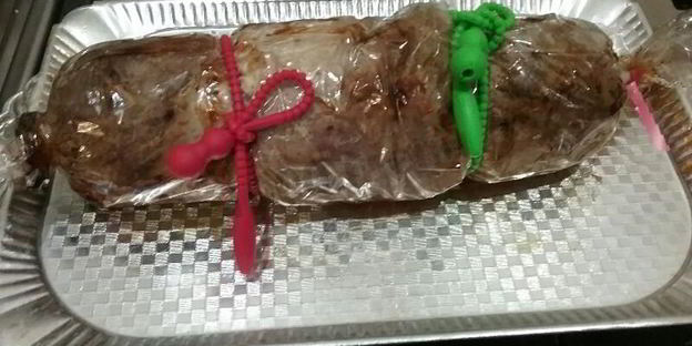 рулет из бедра индейки с изюмом и орехами