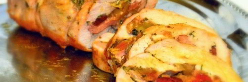 Рулет из индейки с яблоком